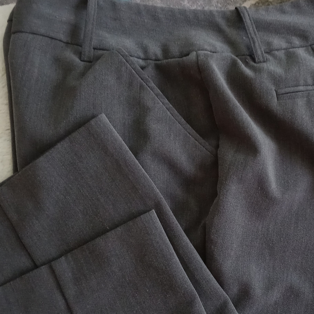 🔥3/$40🔥 Ellen Tracy Dress Capris